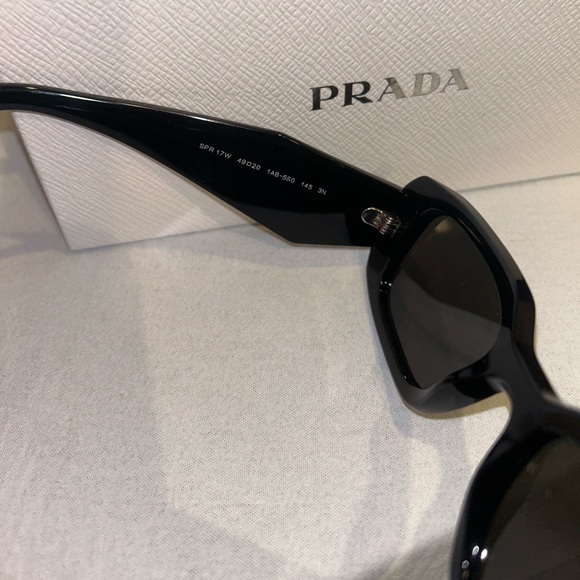 PRADA sunglasses - Picture 4 of 5